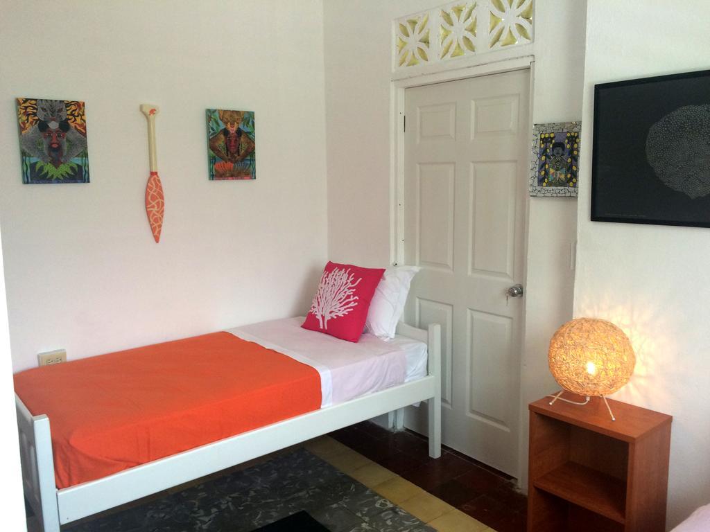 Casa Del Rayo Verde Hotelito Solidario Portobelo Ruang foto